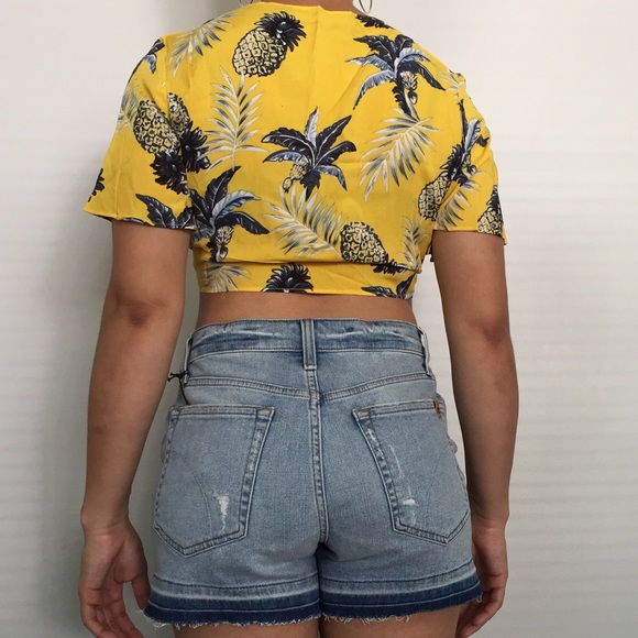 Pineapple Print Front Tie Top - Picture 7 of 8